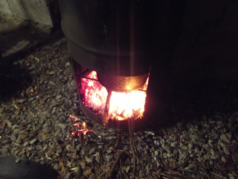 Pasteurisateur au feu de bois dec 2013 109.JPG