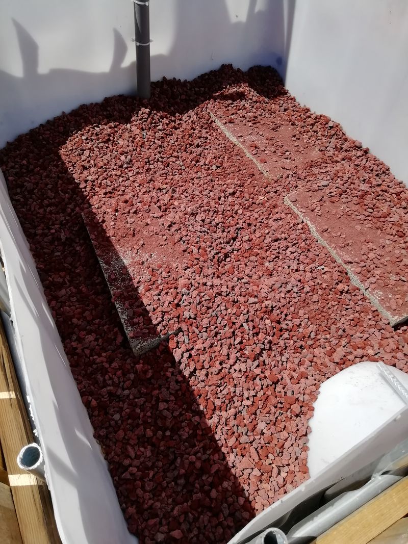 Wicking Bed 4b Couche drainage.jpg